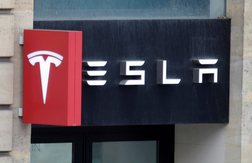 Tesla’s head of Optimus humanoid robot program to leave firm
